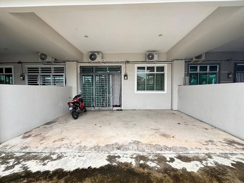Rumah Teres 1-Tingkat untuk Dijual di Taman Cempaka Selatan (Muar) - ALHAFIZ AZIS - Exterior - PropertyGuru.com.my