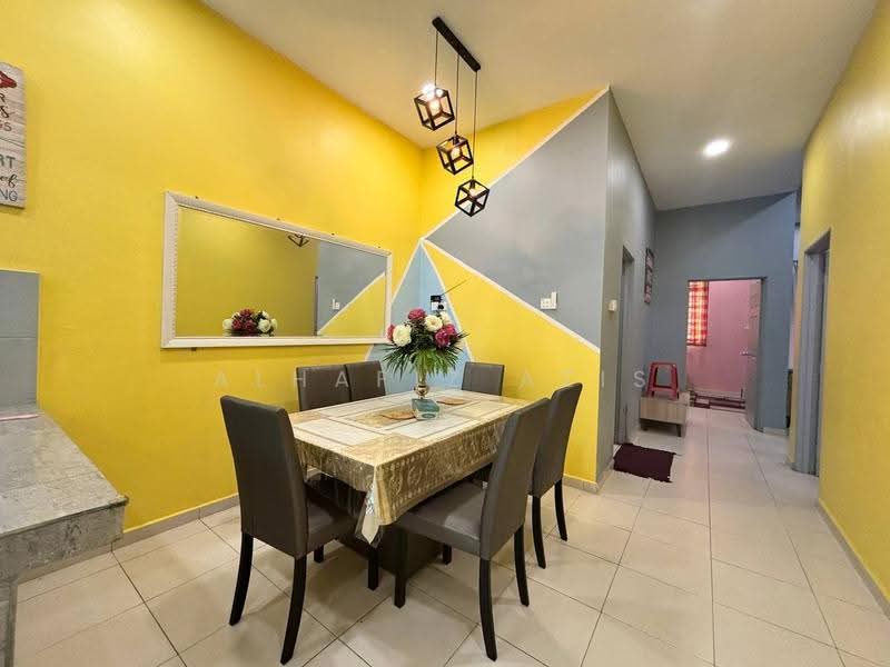 Rumah Teres 1-Tingkat untuk Dijual di Taman Cempaka Selatan (Muar) - ALHAFIZ AZIS - Dining Room - PropertyGuru.com.my