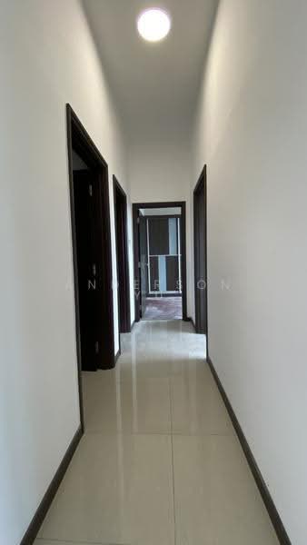 Kediaman Servis untuk Disewa di Molek Regency - Anderson Yu - Corridor - PropertyGuru.com.my