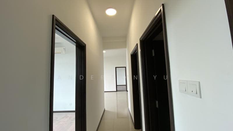 Kediaman Servis untuk Disewa di Molek Regency - Anderson Yu - Corridor - PropertyGuru.com.my