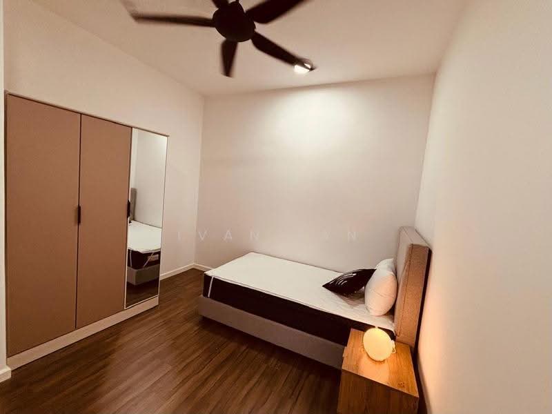 Kediaman Servis untuk Dijual di Aurora Subang Jaya - Ivan Tan - Bedroom - PropertyGuru.com.my