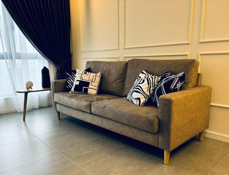 Kediaman Servis untuk Dijual di Aurora Subang Jaya - Ivan Tan - Living Room - PropertyGuru.com.my