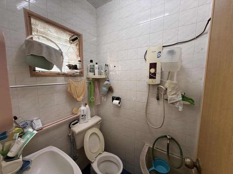 1-storey Terraced House for Sale in Taman Bukit Teratai (Ampang) - Tony YY - Bathroom - PropertyGuru.com.my