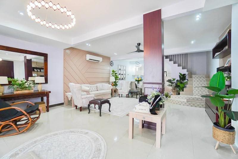 Rumah Teres 2.5-Tingkat untuk Dijual di Ampang Jaya (Ampang) - Hafiz Sulaiman - Living Room - PropertyGuru.com.my