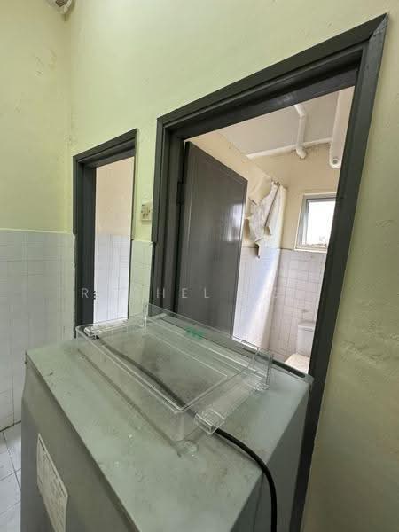 Kedai / Pejabat untuk Dijual di Petaling Jaya (Selangor) - Rachel Ngu - Bathroom - PropertyGuru.com.my