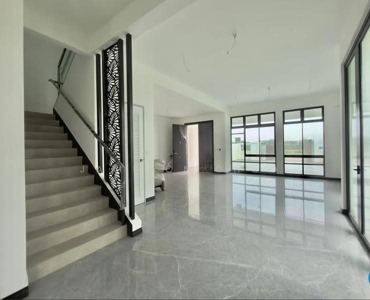 Rumah Berkembar untuk Dijual di Setia Tropika (Johor Bahru) - Jameson Choo - Entrance - PropertyGuru.com.my