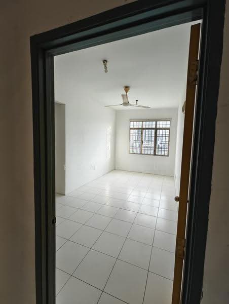 Pangsapuri untuk Dijual di Taman Pelangi Indah - Ben Liau - Living Room - PropertyGuru.com.my