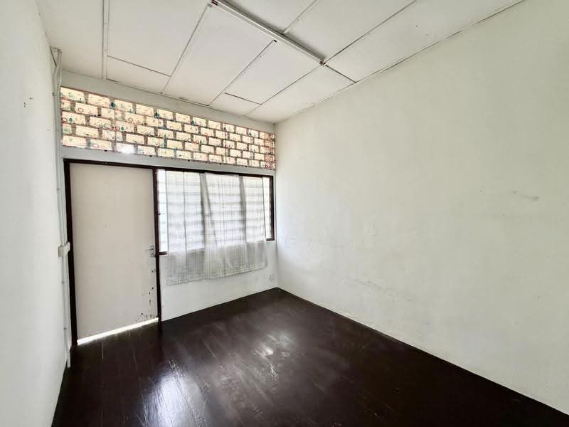 Terraced House for Sale in Island Glades (Jelutong) - Ben Liau - Interior - PropertyGuru.com.my