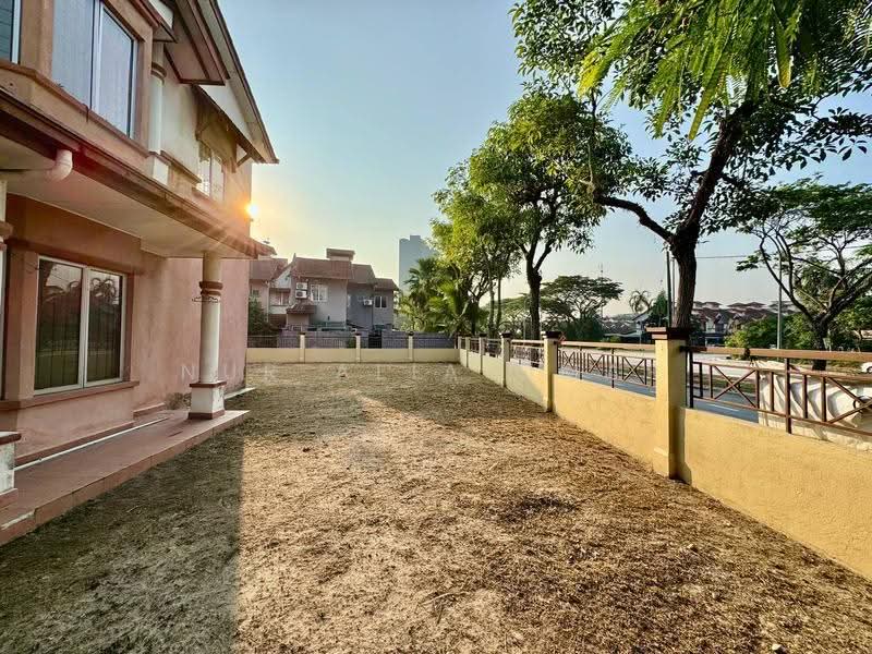Rumah Teres 2-Tingkat untuk Dijual di Taman Bukit Subang (Shah Alam) - Nur Alia Omar - Exterior - PropertyGuru.com.my