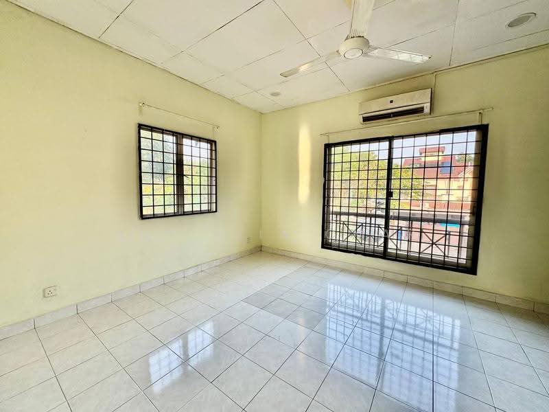Rumah Teres 2-Tingkat untuk Dijual di Taman Bukit Subang (Shah Alam) - Nur Alia Omar - Interior - PropertyGuru.com.my
