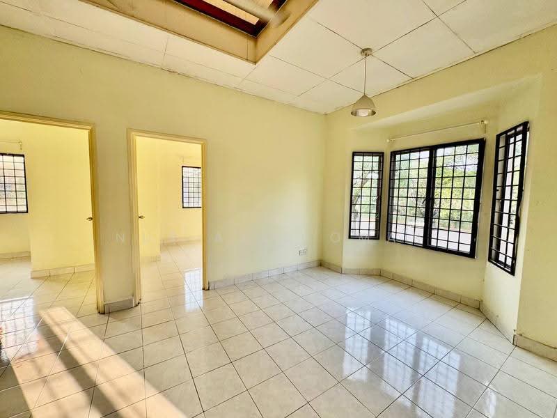 Rumah Teres 2-Tingkat untuk Dijual di Taman Bukit Subang (Shah Alam) - Nur Alia Omar - Living Room - PropertyGuru.com.my