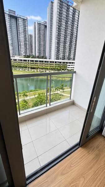 Kondominium untuk Disewa di Lakefront Residence - Anthony Tham - Balcony - PropertyGuru.com.my