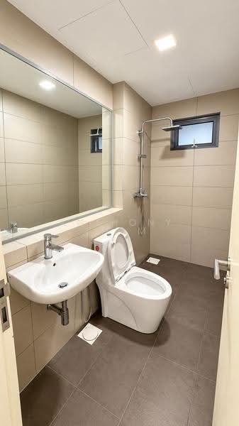 Kondominium untuk Disewa di Lakefront Residence - Anthony Tham - Bathroom - PropertyGuru.com.my