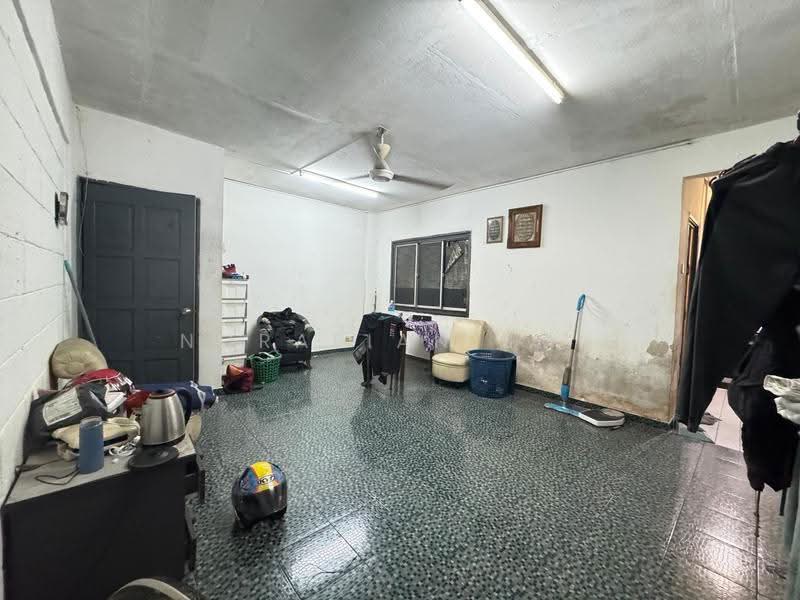 Rumah Flat untuk Dijual di Sri Cempaka - Norafian SMH - Living Room - PropertyGuru.com.my