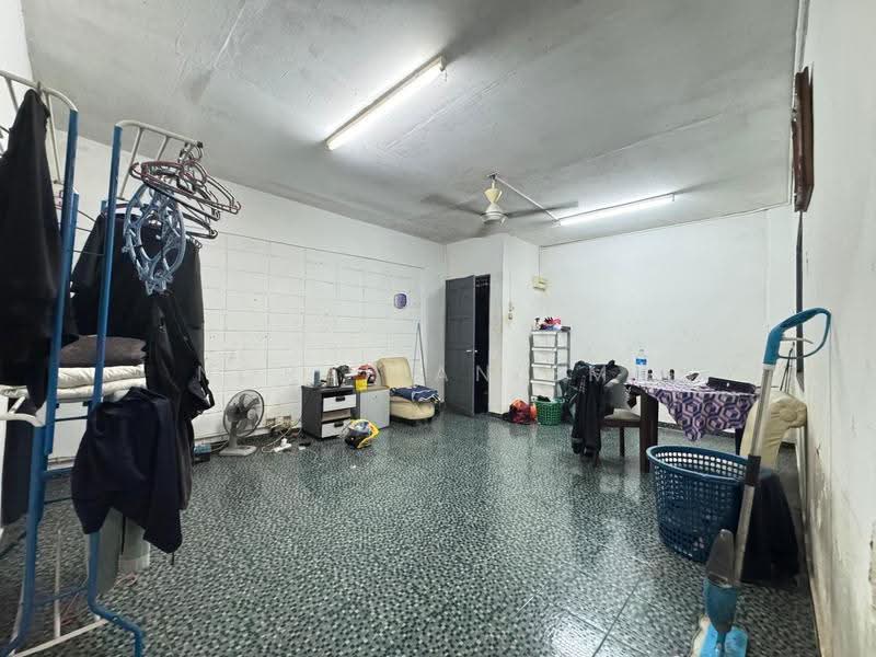 Rumah Flat untuk Dijual di Sri Cempaka - Norafian SMH - Living Room - PropertyGuru.com.my