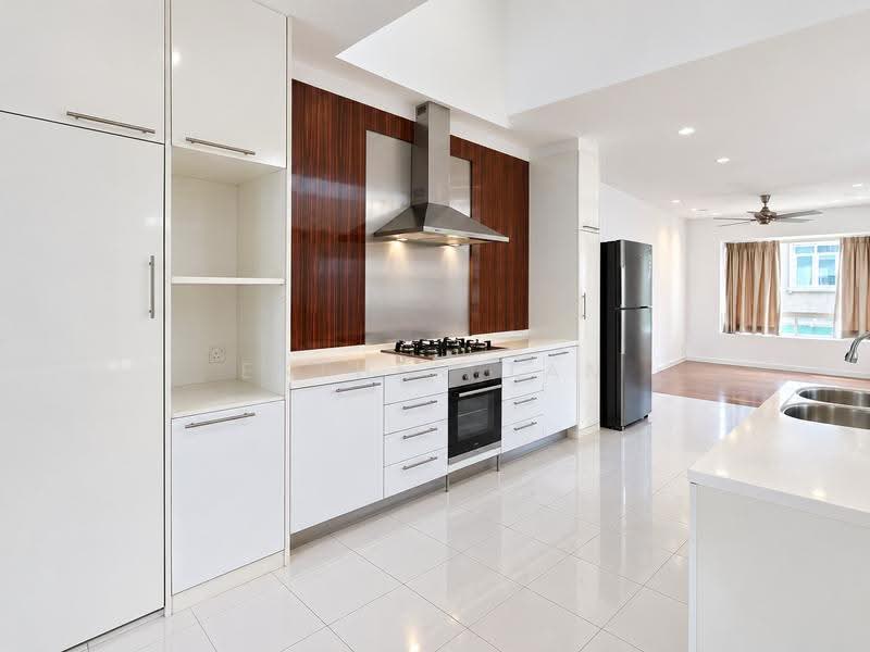 3-storey Terraced House for Rent in Sierramas West (Sungai Buloh) - Esther Tan - Kitchen - PropertyGuru.com.my