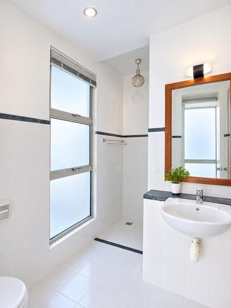 3-storey Terraced House for Rent in Sierramas West (Sungai Buloh) - Esther Tan - Bathroom - PropertyGuru.com.my