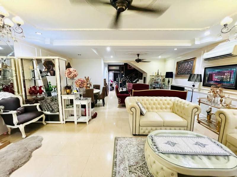 2-storey Terraced House for Sale in Seksyen 3 Bandar Baru Bangi (Bandar Baru Bangi) - Hawa Ibrahim - Living Room - PropertyGuru.com.my