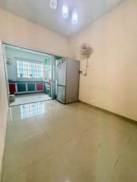 Rumah Teres 2-Tingkat untuk Disewa di Bandar Putra Kulai (Kulai) - Ken Liew - Kitchen - PropertyGuru.com.my