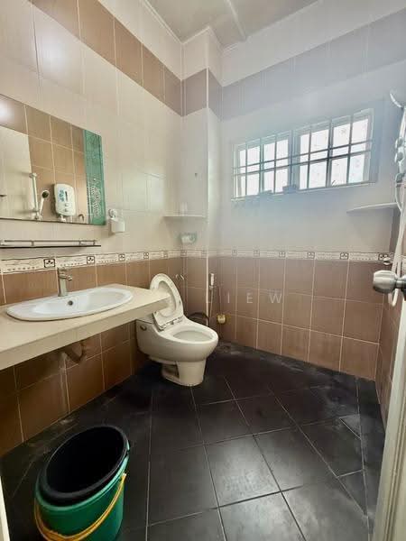 Rumah Teres 2-Tingkat untuk Disewa di Bandar Putra Kulai (Kulai) - Ken Liew - Bathroom - PropertyGuru.com.my