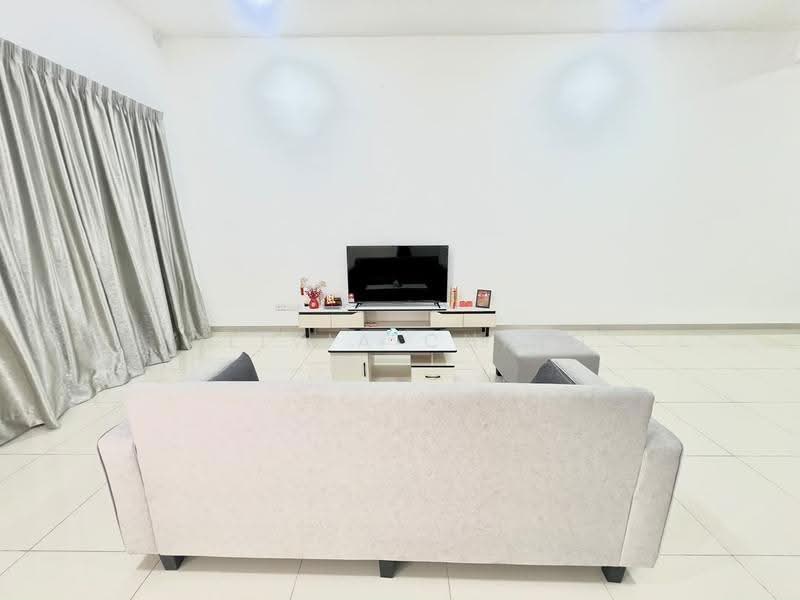 Rumah Teres 2-Tingkat untuk Disewa di Taman Desa Tebrau (Tebrau) - Olivia Ching - Living Room - PropertyGuru.com.my