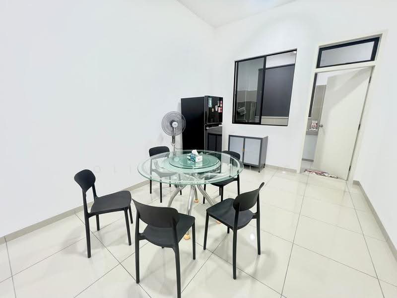 Rumah Teres 2-Tingkat untuk Disewa di Taman Desa Tebrau (Tebrau) - Olivia Ching - Dining Room - PropertyGuru.com.my