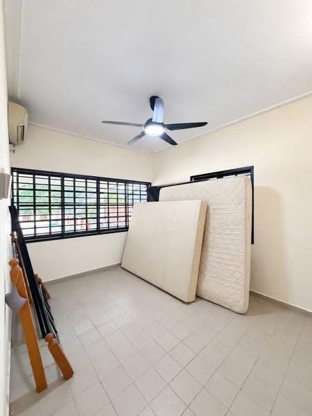Rumah Berkembar untuk Disewa di Taman Johor (Tampoi) - Nicholas Low - Bedroom - PropertyGuru.com.my