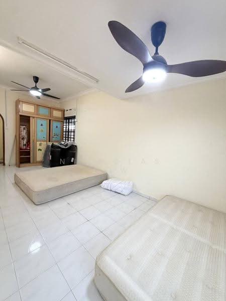 Rumah Berkembar untuk Disewa di Taman Johor (Tampoi) - Nicholas Low - Bedroom - PropertyGuru.com.my