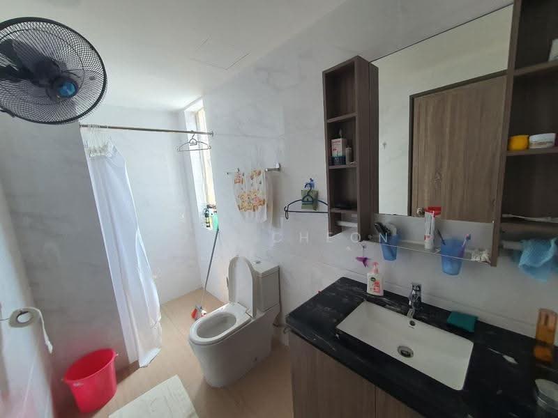 Service Residence for Sale at Country Garden Central Park - Tori Cheon - Bathroom - PropertyGuru.com.my