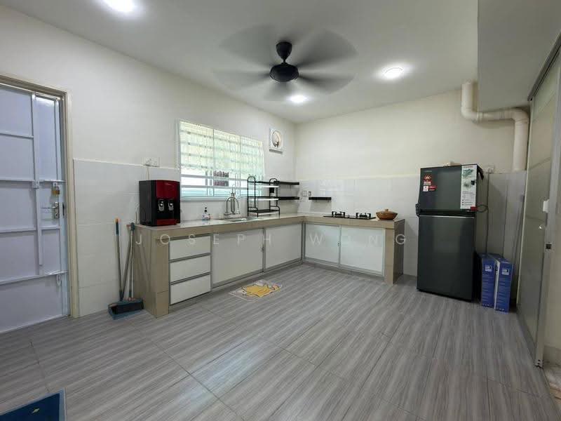 Rumah Teres 2-Tingkat untuk Disewa di Bercham (Ipoh) - Joseph Wong - Kitchen - PropertyGuru.com.my