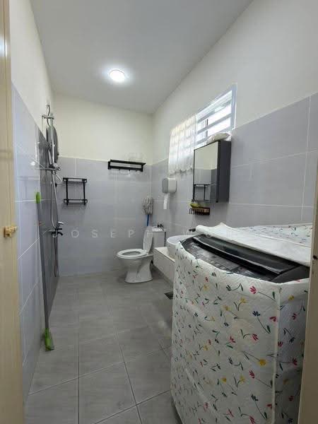 Rumah Teres 2-Tingkat untuk Disewa di Bercham (Ipoh) - Joseph Wong - Bathroom - PropertyGuru.com.my