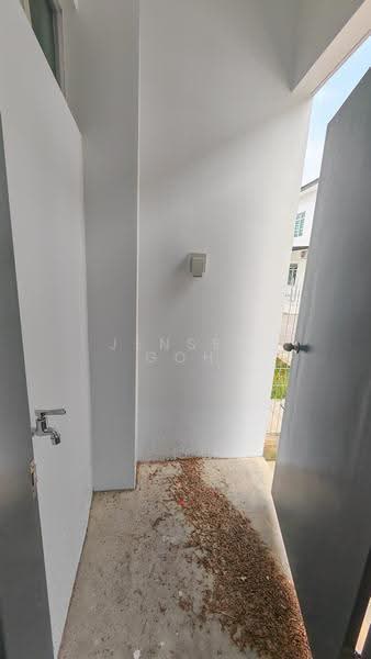 2-storey Terraced House for Rent in Bandar Dato Onn (Tebrau) - Jensen Goh - Entrance - PropertyGuru.com.my