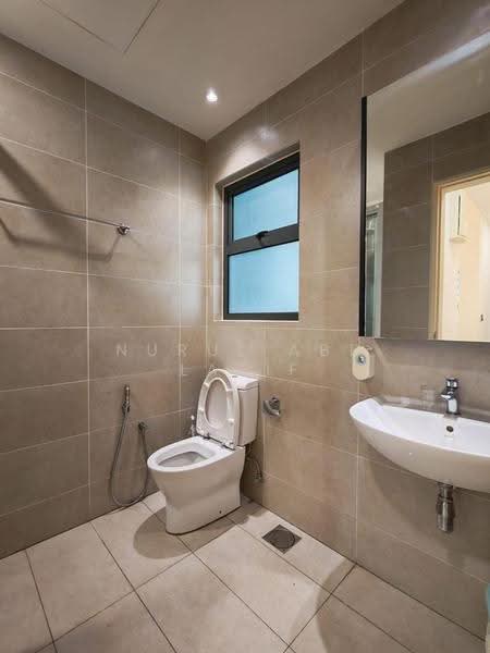 Kondominium untuk Dijual di Lakeville Residence - Nurul Abd Latif - Bathroom - PropertyGuru.com.my