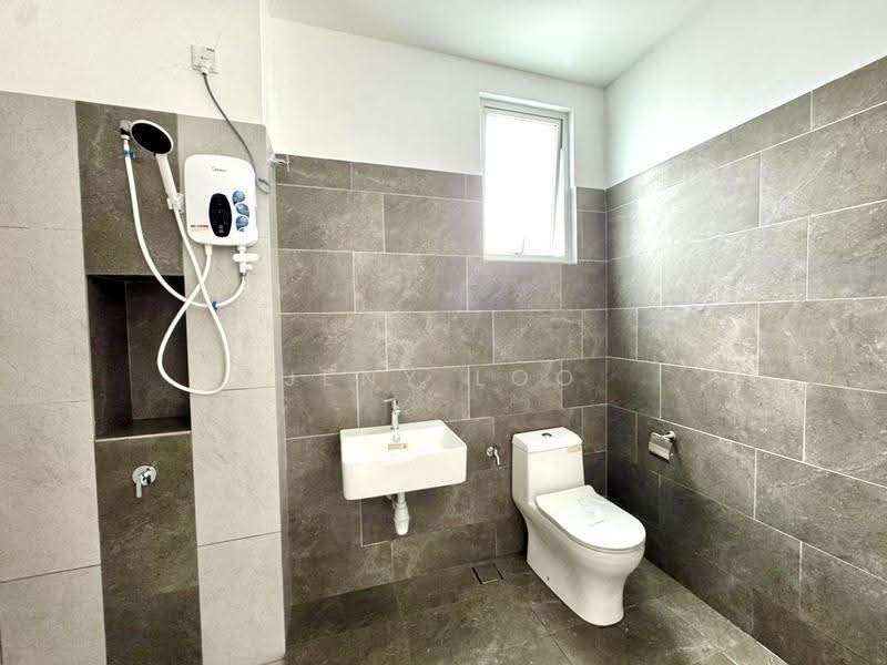 Rumah Teres 2-Tingkat untuk Dijual di Skudai (Johor) - Jeny Loo - Bathroom - PropertyGuru.com.my