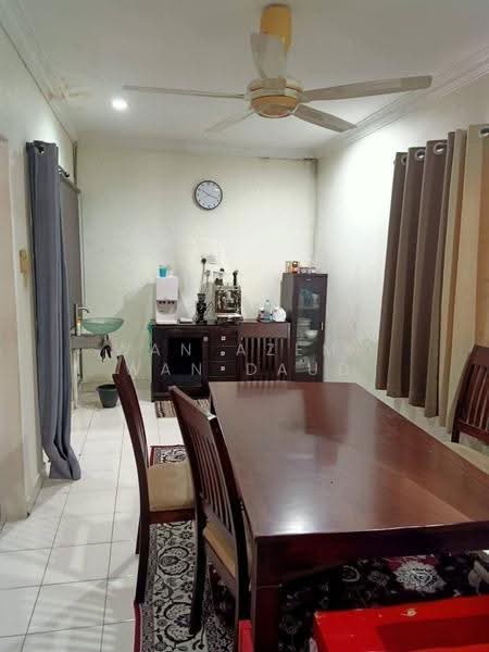 Rumah Kluster untuk Dijual di Bandar Bukit Mahkota (Bangi) - Wan Azemi Wan Daud - Dining Room - PropertyGuru.com.my
