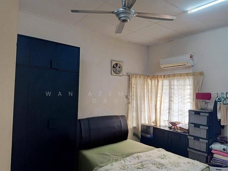 Rumah Kluster untuk Dijual di Bandar Bukit Mahkota (Bangi) - Wan Azemi Wan Daud - Bedroom - PropertyGuru.com.my