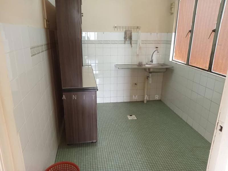 Apartment for Rent at Apartmen Kampung Tunku - Anita Omar - Kitchen - PropertyGuru.com.my