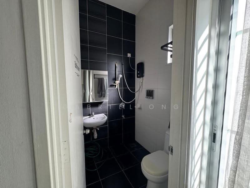 3-storey Terraced House for Sale in Taman Mount Austin (Tebrau) - Gabriel Ong - Bathroom - PropertyGuru.com.my