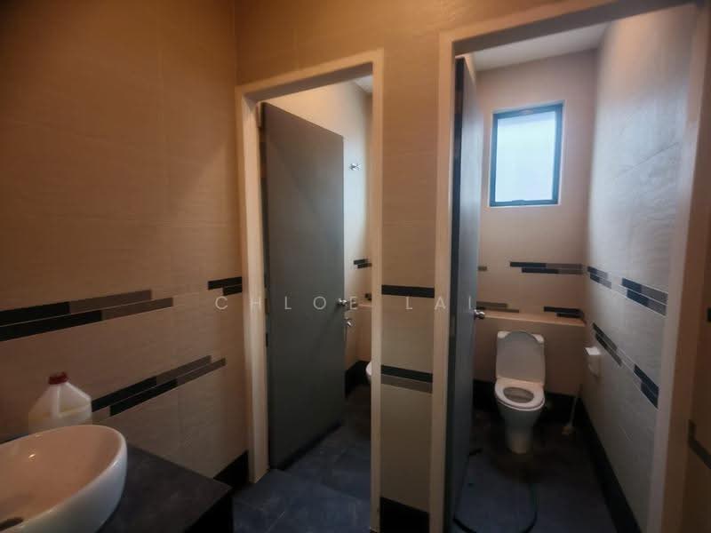 Kilang untuk Disewa di Eco Business Park 1 (Johor Bahru) - Chloe Lai - Bathroom - PropertyGuru.com.my
