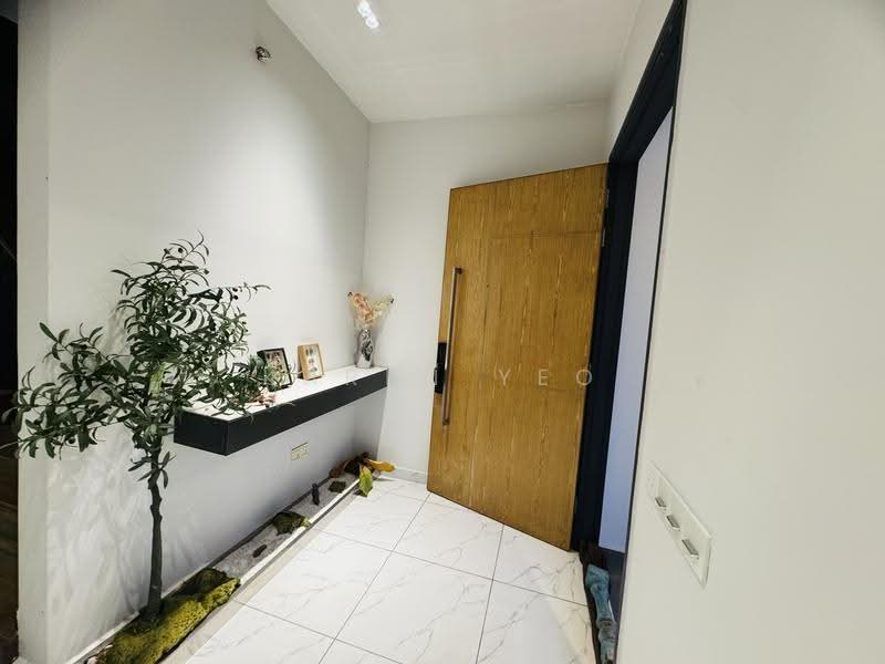 Semi-Detached House for Rent in Setia Tropika (Johor Bahru) - Karen Yeo - Entrance - PropertyGuru.com.my
