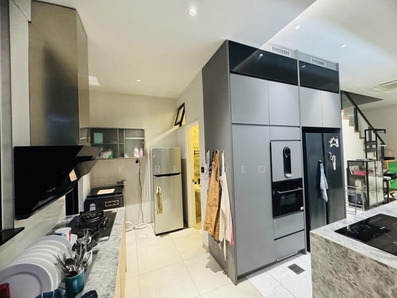 Semi-Detached House for Rent in Setia Tropika (Johor Bahru) - Karen Yeo - Kitchen - PropertyGuru.com.my