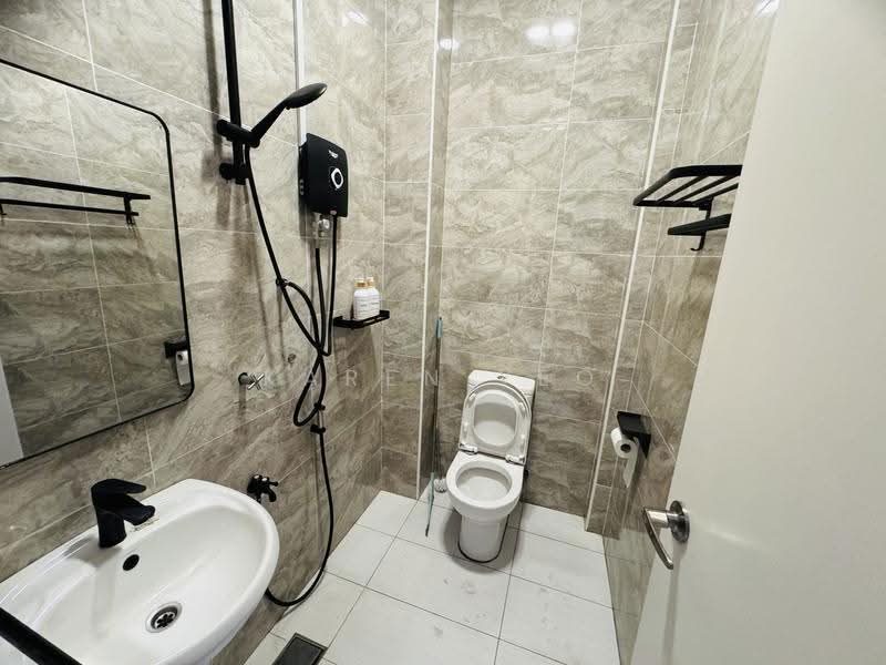 Semi-Detached House for Rent in Setia Tropika (Johor Bahru) - Karen Yeo - Bathroom - PropertyGuru.com.my
