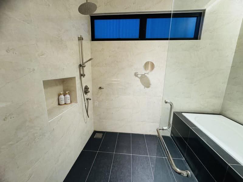 Semi-Detached House for Rent in Setia Tropika (Johor Bahru) - Karen Yeo - Bathroom - PropertyGuru.com.my