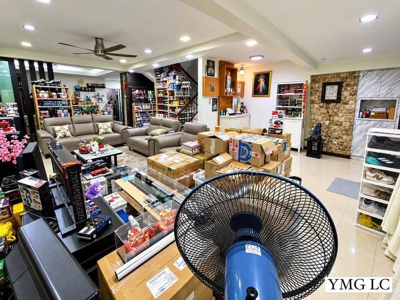 2-storey Terraced House for Sale in Bandar Bukit Tinggi 2 (Klang) - Louis Chan - Living Room - PropertyGuru.com.my