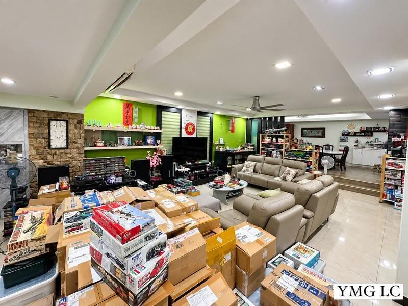 2-storey Terraced House for Sale in Bandar Bukit Tinggi 2 (Klang) - Louis Chan - Living Room - PropertyGuru.com.my