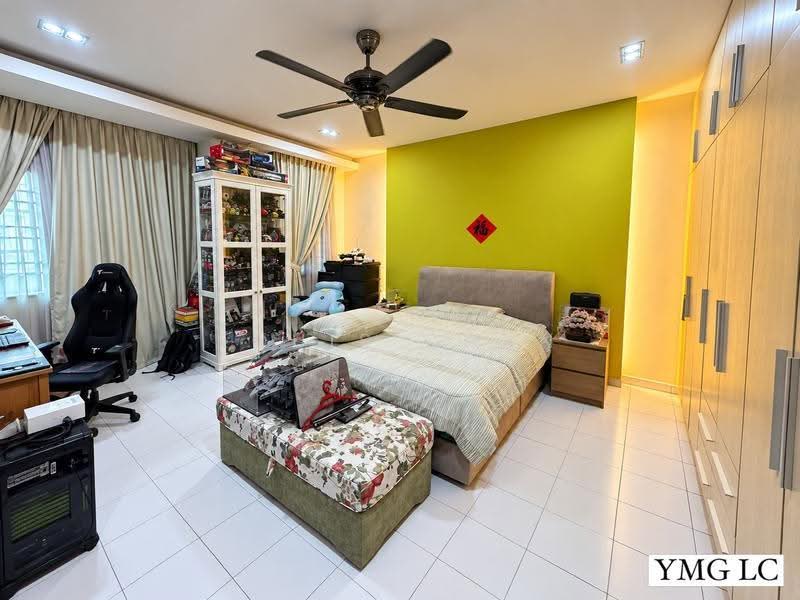 2-storey Terraced House for Sale in Bandar Bukit Tinggi 2 (Klang) - Louis Chan - Bedroom - PropertyGuru.com.my