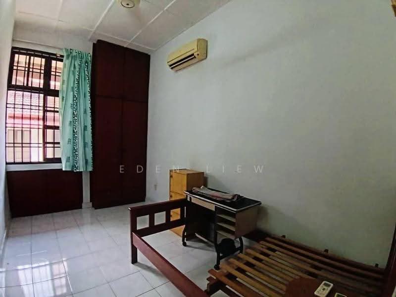 1-storey Terraced House for Sale in Taman Molek (Johor Bahru) - Eden Liew - Bedroom - PropertyGuru.com.my