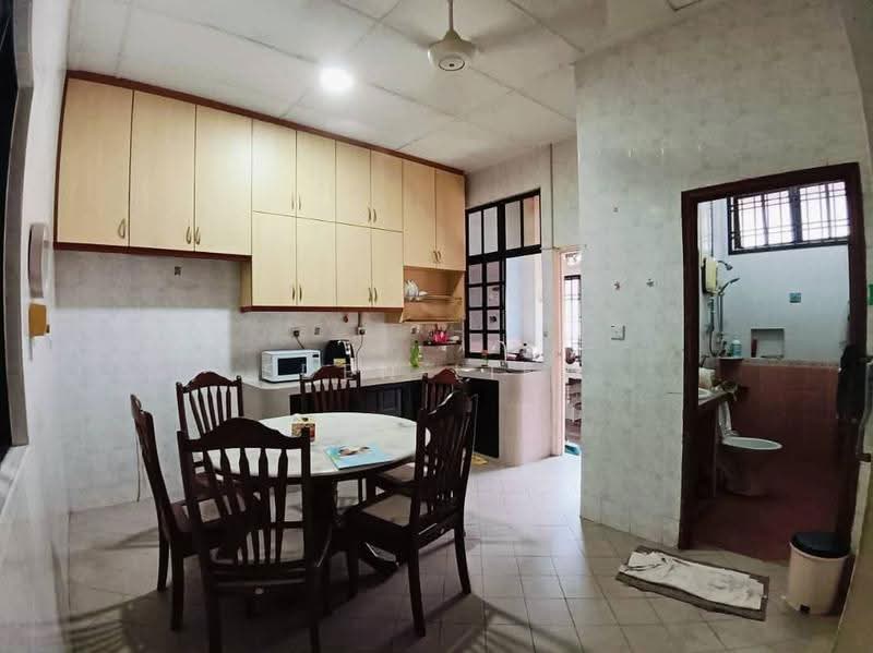 1-storey Terraced House for Sale in Taman Molek (Johor Bahru) - Eden Liew - Kitchen - PropertyGuru.com.my
