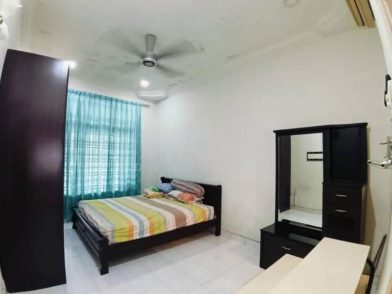 1-storey Terraced House for Sale in Taman Molek (Johor Bahru) - Eden Liew - Bedroom - PropertyGuru.com.my