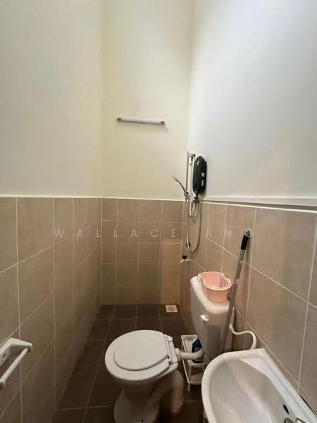 Rumah Teres 2-Tingkat untuk Dijual di Kelapa Sawit (Kulai) - Wallace Ang - Bathroom - PropertyGuru.com.my